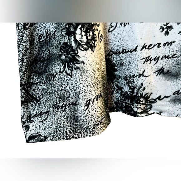 Sale Nygard Women's Blouse Size XL White Black V-neck Short Sleeves - Picture 5 of 13